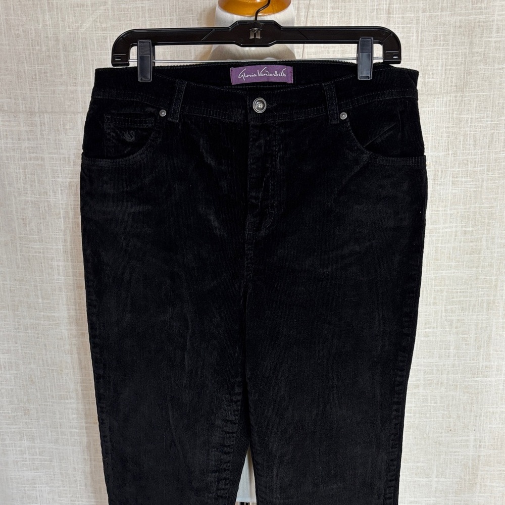 NWOT Gloria Vanderbilt black corduroy straight leg pants